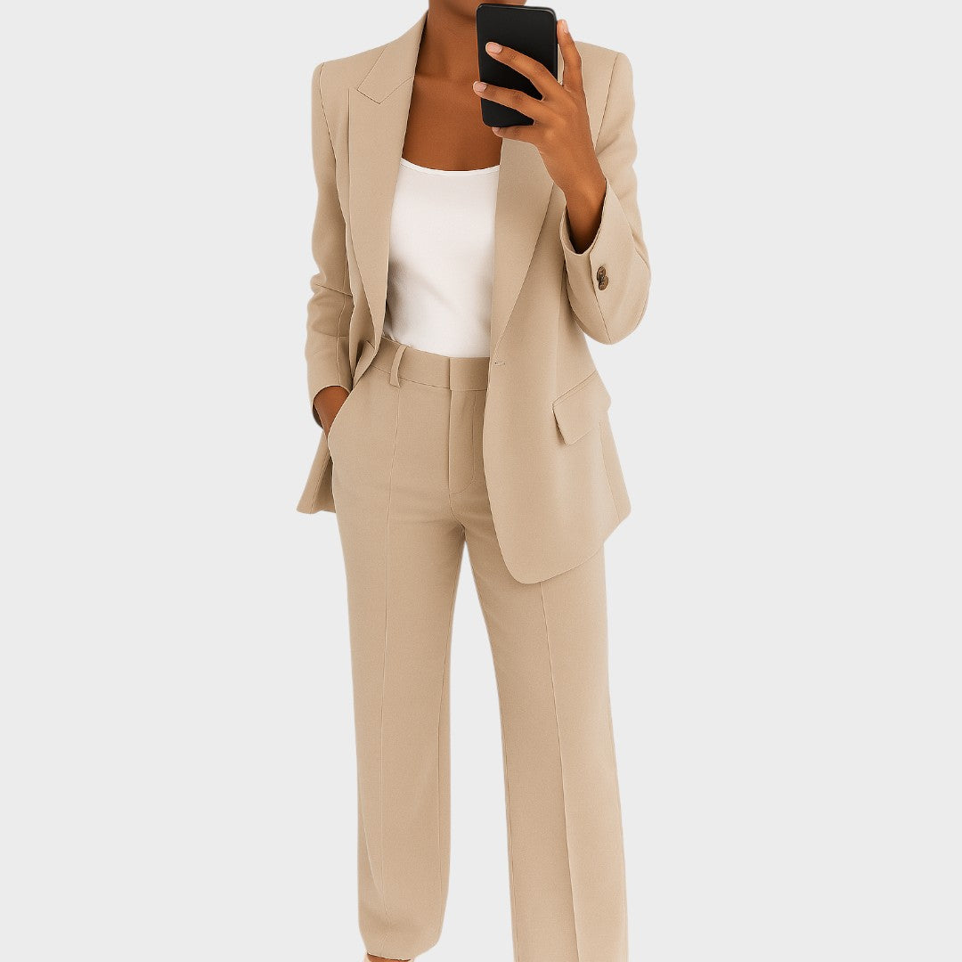 Sara | Odijelo koje podiže samopouzdanje